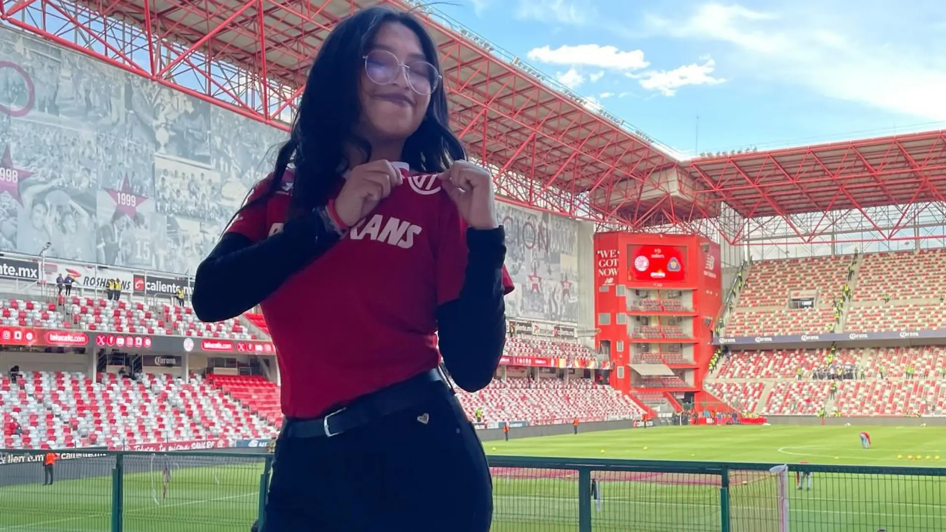 También comparte su gran colección de jerseys del Toluca.