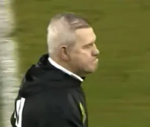 El momento exacto del botellazo a Javier Aguirre (VIDEO)