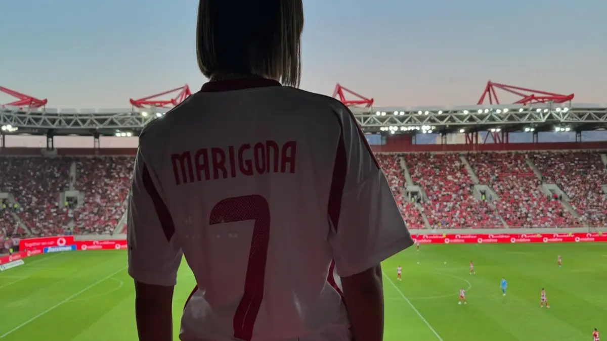 Su popularidad ha dado mucho de qué hablar en Grecia y el mundo, viralizándose en distintos países alrededor del mundo.