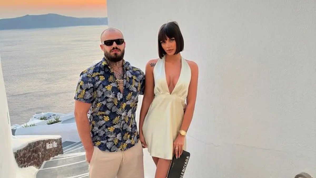 Medios europeos señalan que ambos se conocieron en Alemania, pero al unirse optaron por vivir en Grecia.