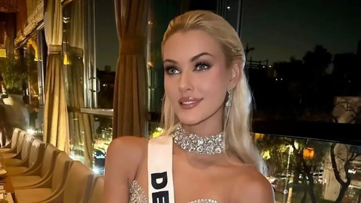 Usuarios de redes sociales la han calificado como la 'Barbie danesa' por su característico cabello rubio.