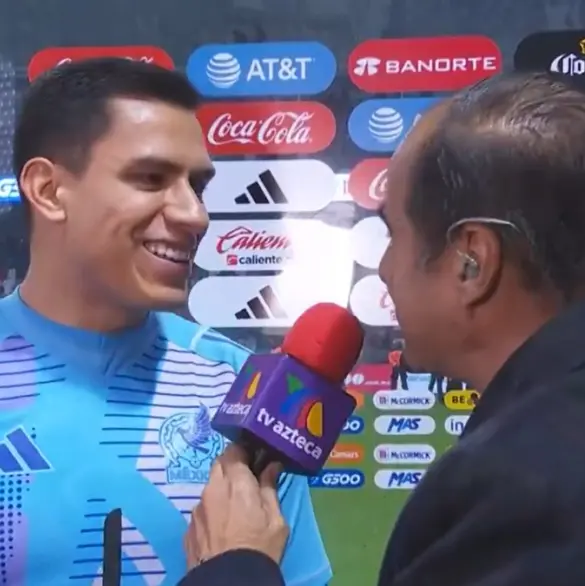 Malagón intenta alburear a David Medrano en plena entrevista (VIDEO)