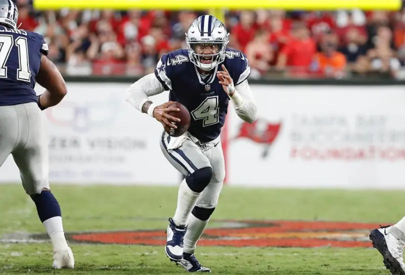 Dak Prescott firm&oacute; un contrato a largo plazo con los Cowboys antes del comienzo de esta temporada