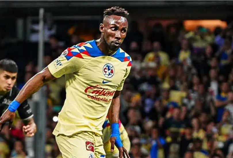 Juli&aacute;n Qui&ntilde;ones es un futbolista profesional colombiano naturalizado mexicano