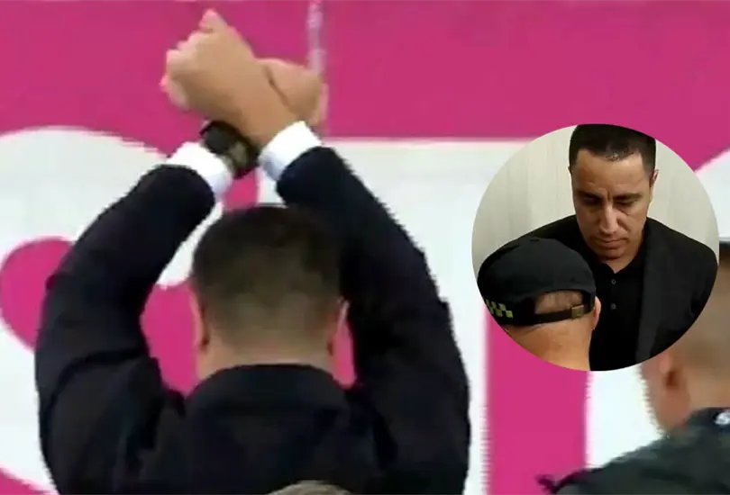 Efra&iacute;n Ju&aacute;rez fue castigado por celebrar un gol.