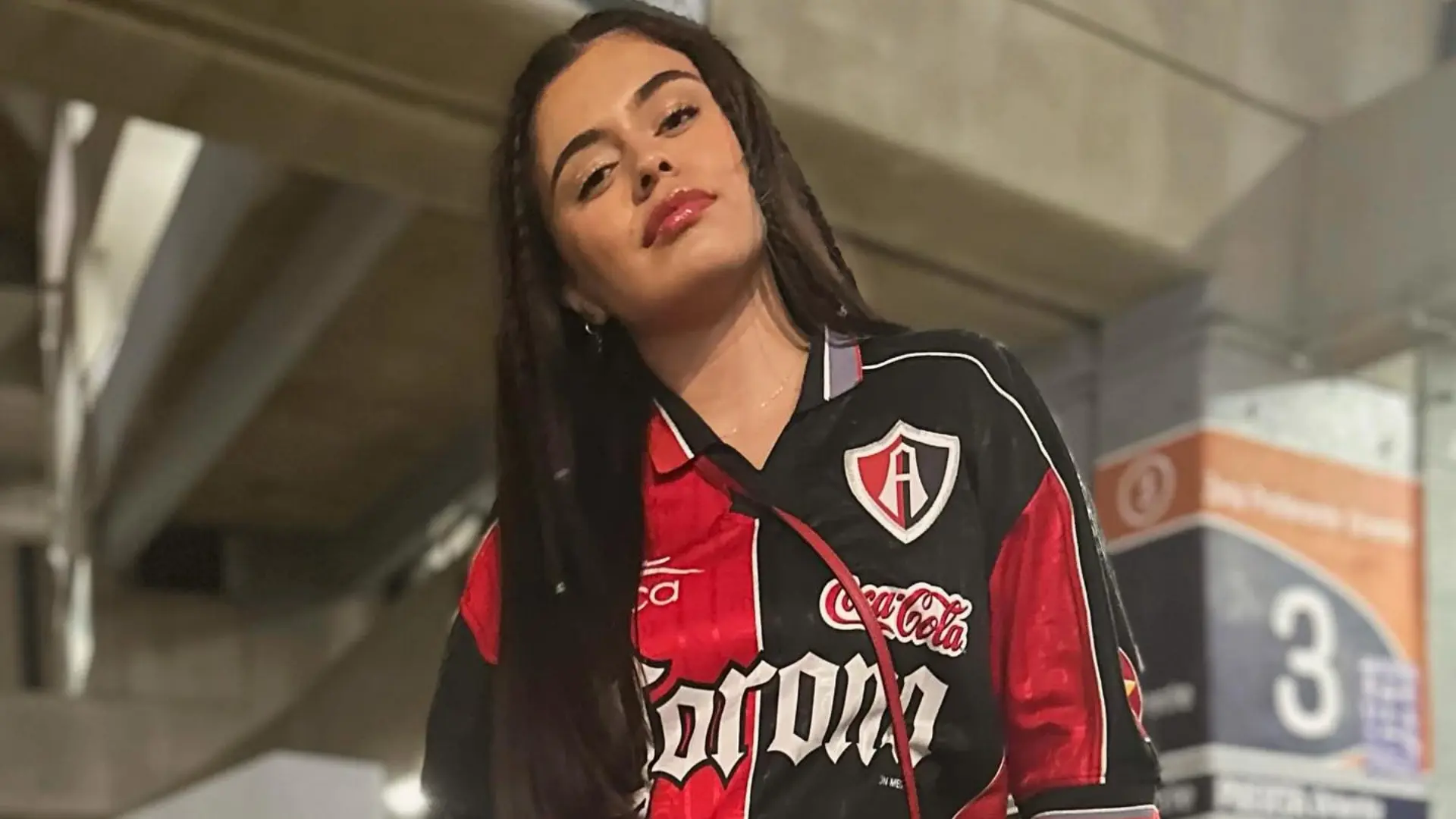 Es habitual que suba fotografías en las gradas del Estadio Jalisco y otros de nuestro país.