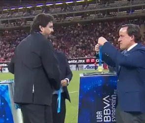 Amaury Vergara es abucheado durante la premiación del Tapatío (VIDEO)