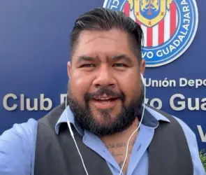 Exhiben al Chuyón Hernández por acosar a futbolista (VIDEO)