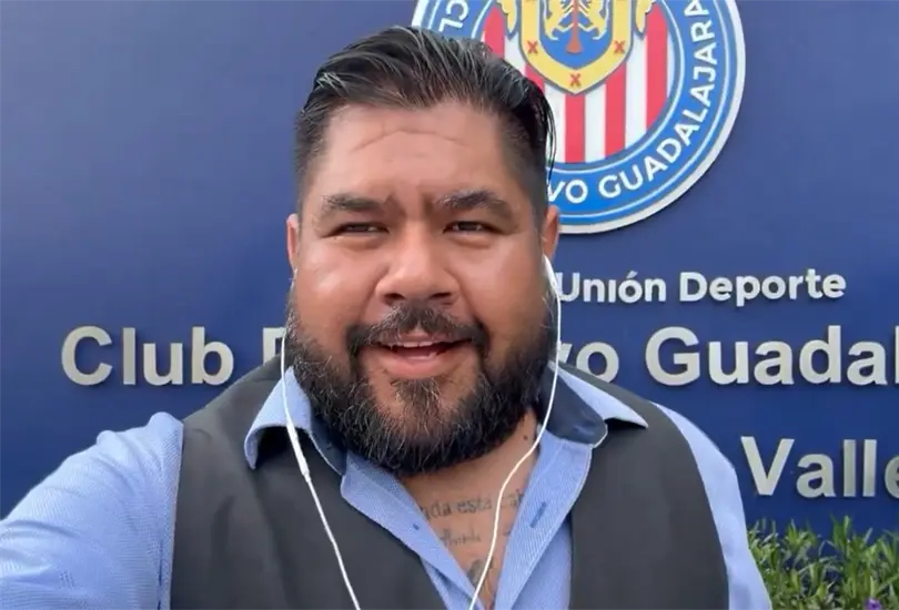 El comunicador fue captado increpando al elemento en un inc&oacute;modo momento.