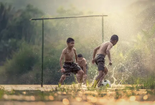 El fútbol es el deporte preferidos por niños y jóvenes del continente