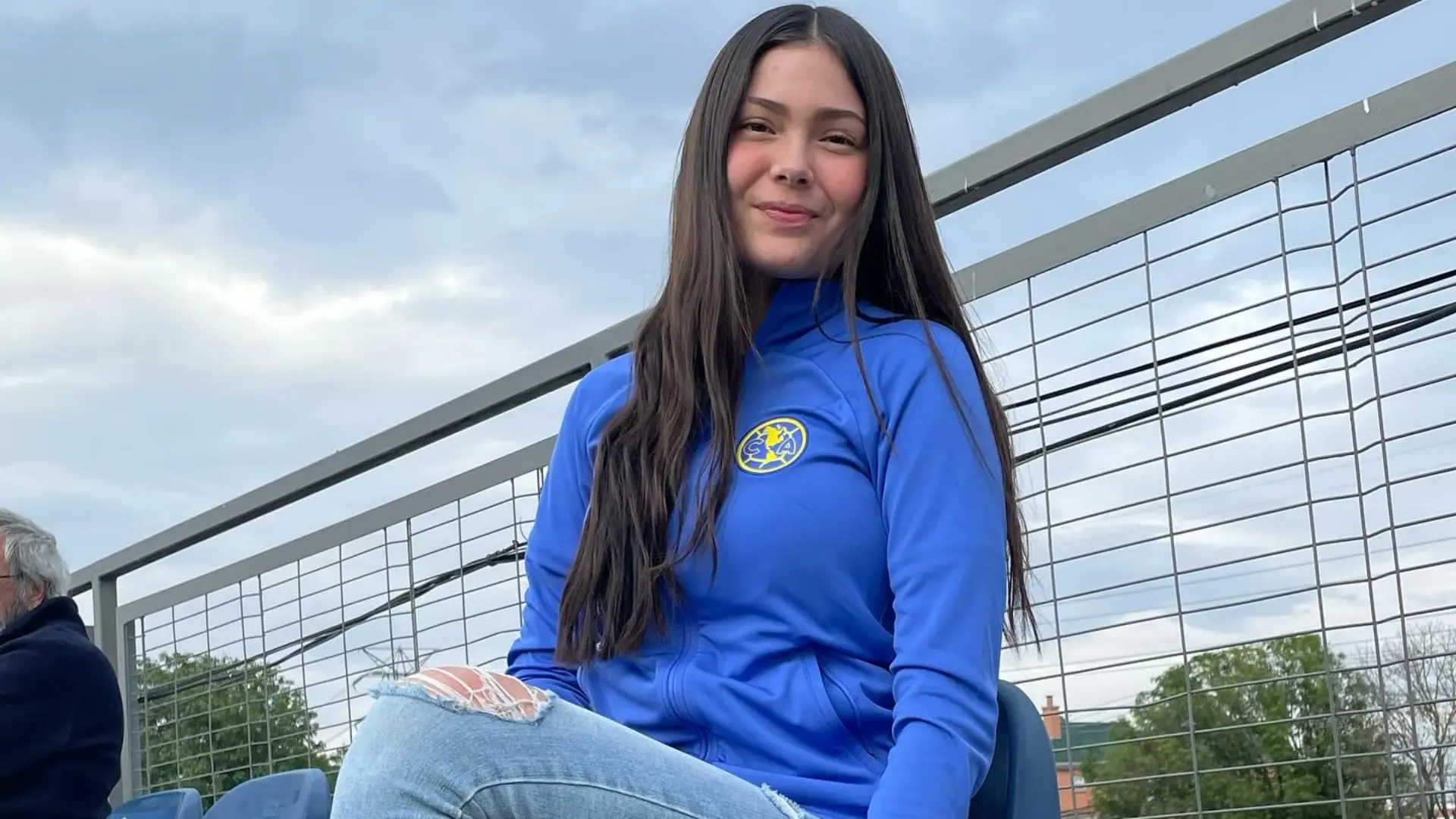 Asiste cada que tiene oportunidad a los partidos del América, principalmente femenil.