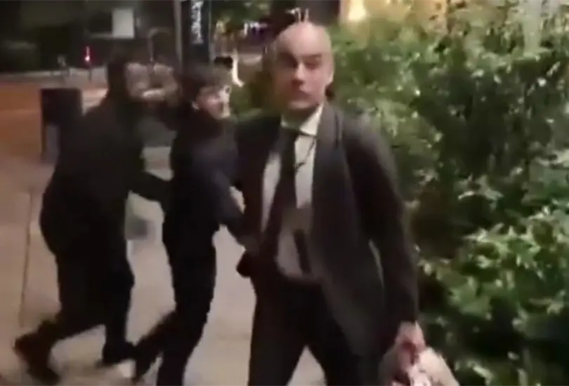 La escena qued&oacute; captada en video y ya le dio la vuelta al mundo.