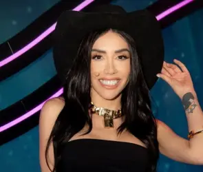 Karime Pindter protagoniza beso en Quién es la máscara