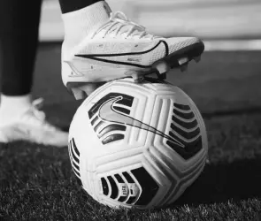 Joven futbolista muere tras caer de un edifico de 20 pisos