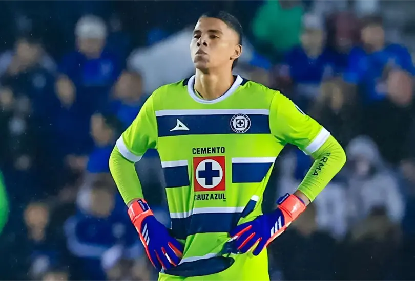 El colombiano podr&iacute;a ser tentado por un club rival.