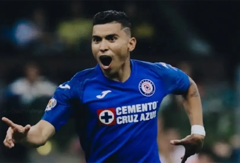 Orbel&iacute;n Pineda es uno de los futbolistas m&aacute;s queridos de la afici&oacute;n de Cruz AzuL