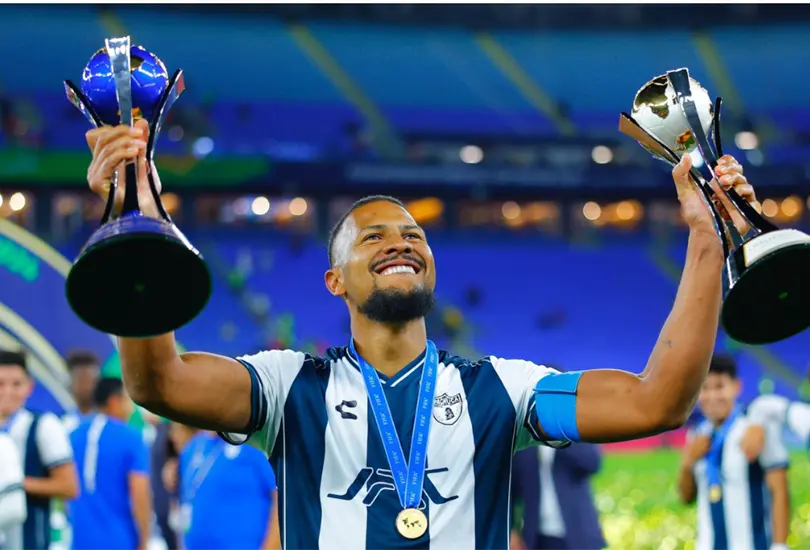 El 29 de diciembre de 2023, el Pachuca anunci&oacute; oficialmente la incorporaci&oacute;n de Rond&oacute;n, quien se present&oacute; a trav&eacute;s de un video en redes sociales