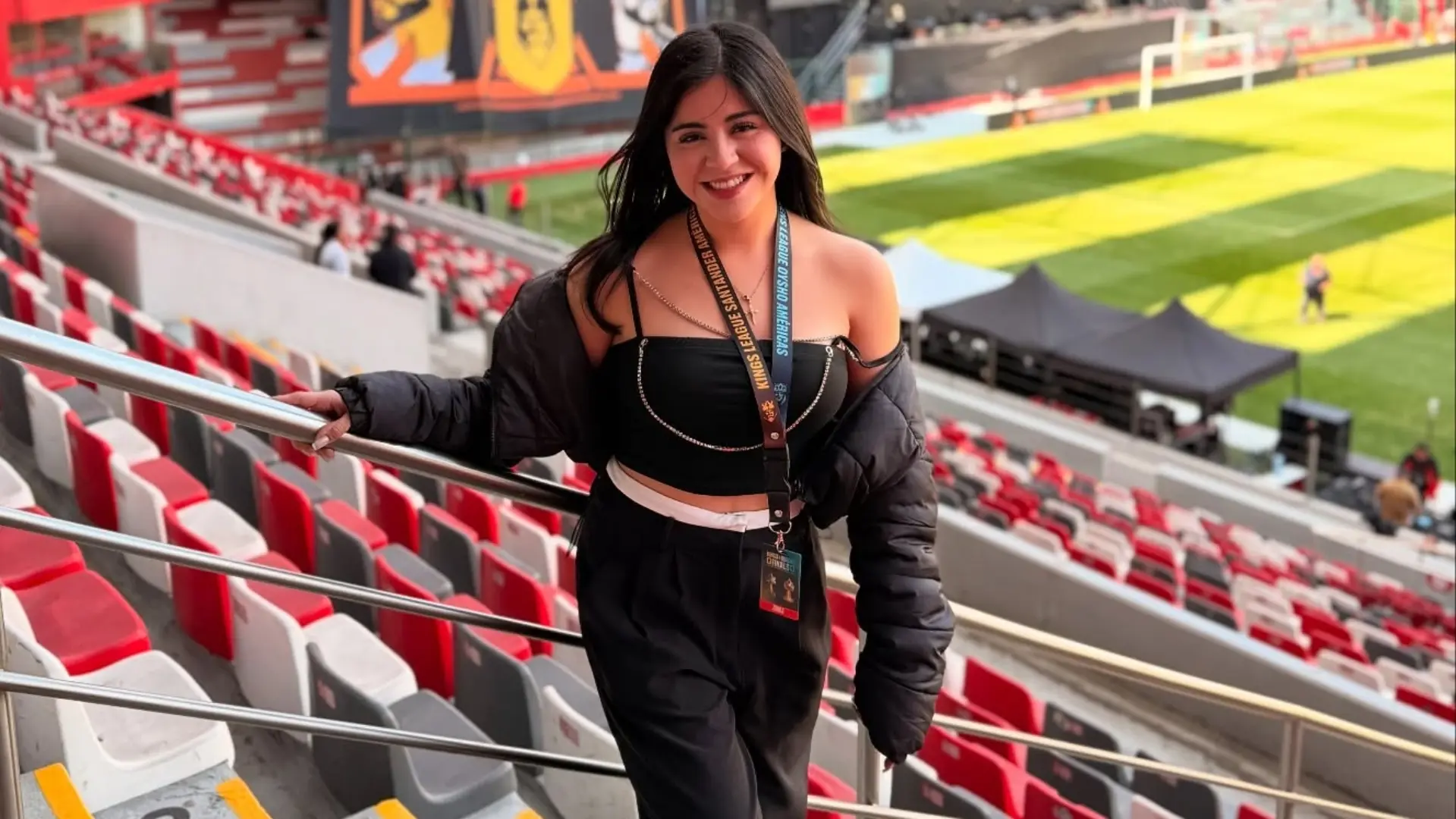 Estudió Comunicación y se especializó en el periodismo deportivo.