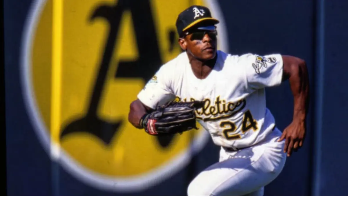  Rickey Hernderson fue 13 veces líder de la liga en bases robadas 