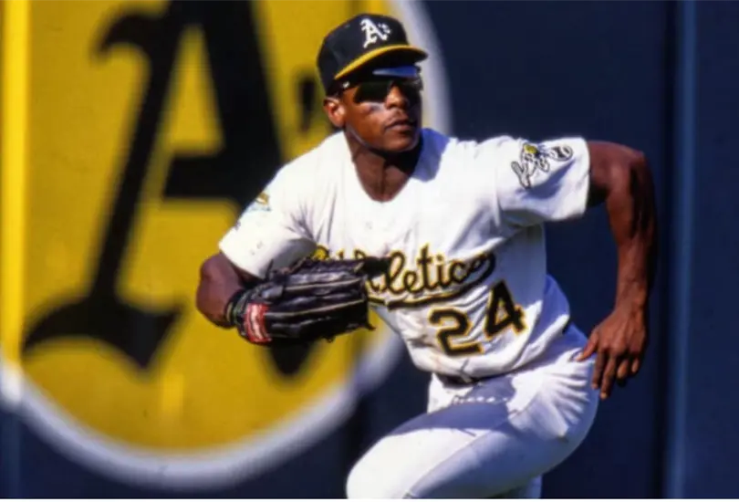 Rickey Hernderson fue 13 veces líder de la liga en bases robadas Rickey Hernderson fue 13 veces líder de la liga en bases robadas