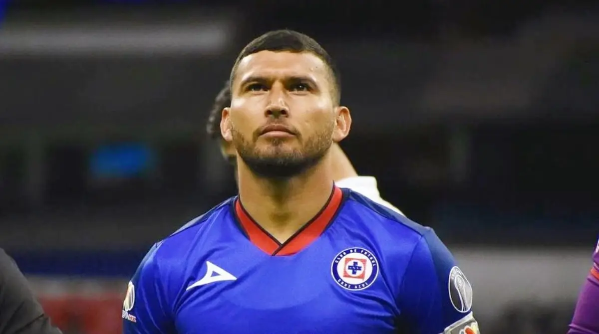  Juan Escobar y la directiva de Cruz Azul llegaron a un acuerdo para rescindir su contrato 