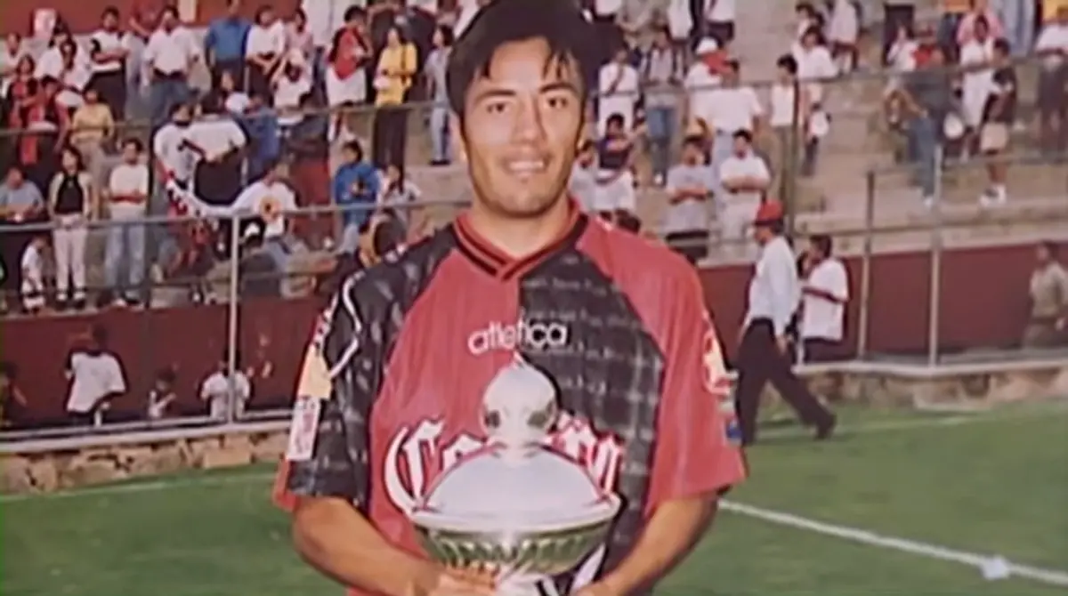 Andrade formó parte de la generación atlista de Rafael Márquez y Daniel Osorno, y aunque con 21 años pintaba para ser una figura, perdió la pierna derecha en noviembre de 1999 al estrellar su auto contra una viga de contención.