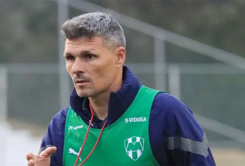Tano Ortiz habl&oacute; de la decisi&oacute;n de inpenal de Luis Enrique Santander en el Rayados vs Toluca