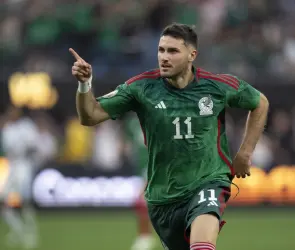 Santiago Giménez explica el motivo de su bajo nivel con la Selección Mexicana