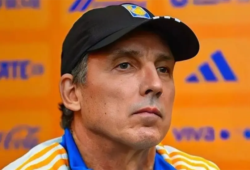 El t&eacute;cnico sudamericano est&aacute; en el ojo del hurac&aacute;n por los rumores que lo se&ntilde;alan de filtrar informaci&oacute;n a sus rivales.