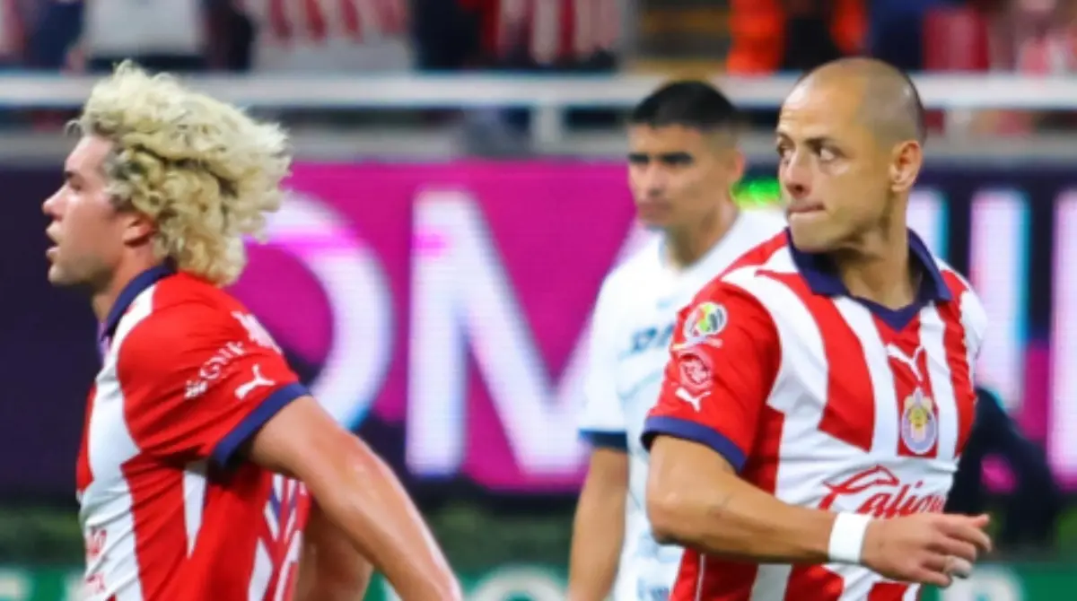 'Chicharito' ingresó a la cancha en los minutos finales del partido entre Chivas y Pumas, decorando todavía más la victoria del equipo sobre los 'Universitarios'.