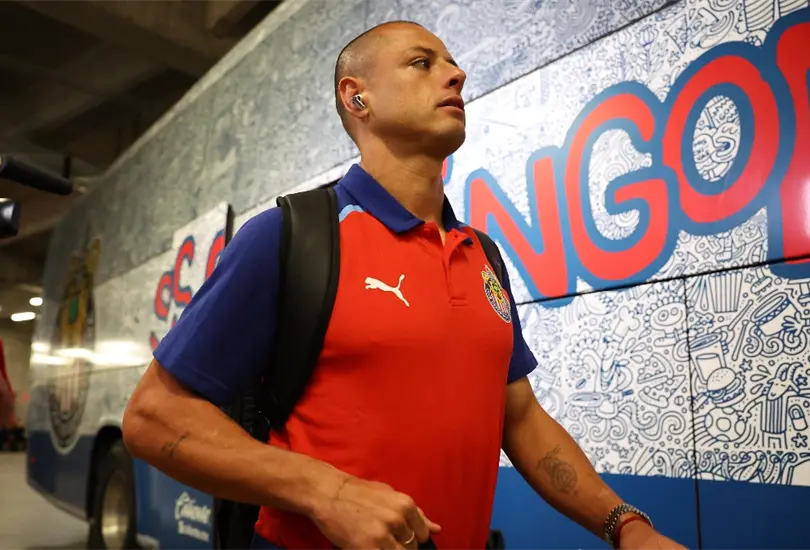 Un exDT de Chivas asegur&oacute; que el equipo s&oacute;lo tiene un l&iacute;der en el vestidor, Chicharito Hern&aacute;ndez