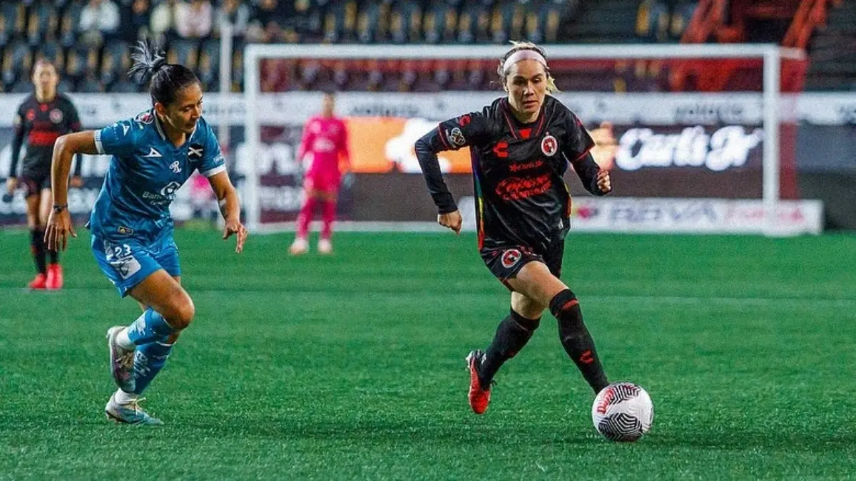 Actualmente juega para las Xolas de Tijuana y se ha consolidado como una de sus futbolistas más destacadas.