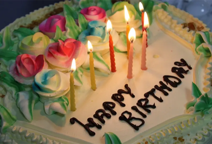 Un jefe explot&oacute; contra sus empleados por llevarle un pastel de cumplea&ntilde;os
