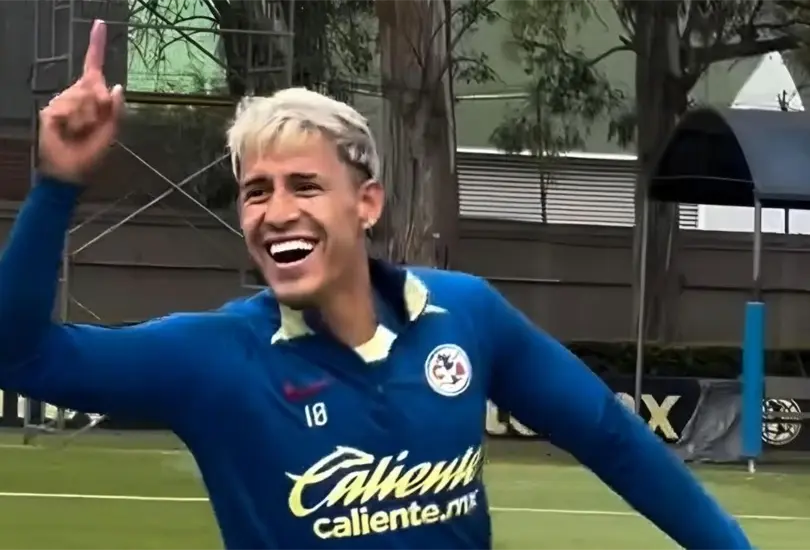 Tanto el club como el futbolista no dudaron en mandarle un recadito al acérrimo rival mediante redes sociales. Tanto el club como el futbolista no dudaron en mandarle un recadito al acérrimo rival mediante redes sociales.