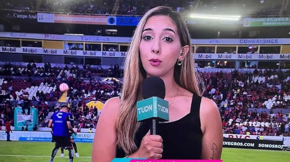 Mafer vive en Guadalajara, y es por eso que el primer equipo que le tocó cubrir para TUDN fue Atlas, tanto en futbol varonil como en femenil, por lo que sus primeras apariciones fueron en el Estadio Jalisco.