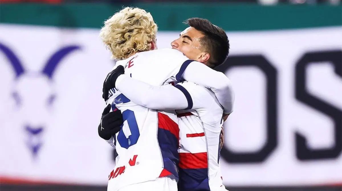 El nacido en Estados Unidos se llevó varios memes a la bolsa luego de su doblete en un campo de futbol en Norteamérica.