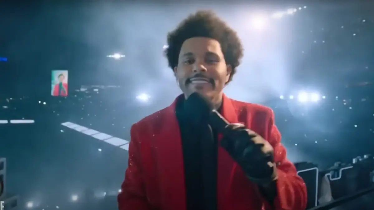 THE WEEKND: El cantante canadiense trató de hacer lo mejor que pudo debido a las restricciones que había por la pandemia de coronavirus; también, muchos fanáticos quedaron decepcionados porque no invitó a Daft Punk para acompañarlo.