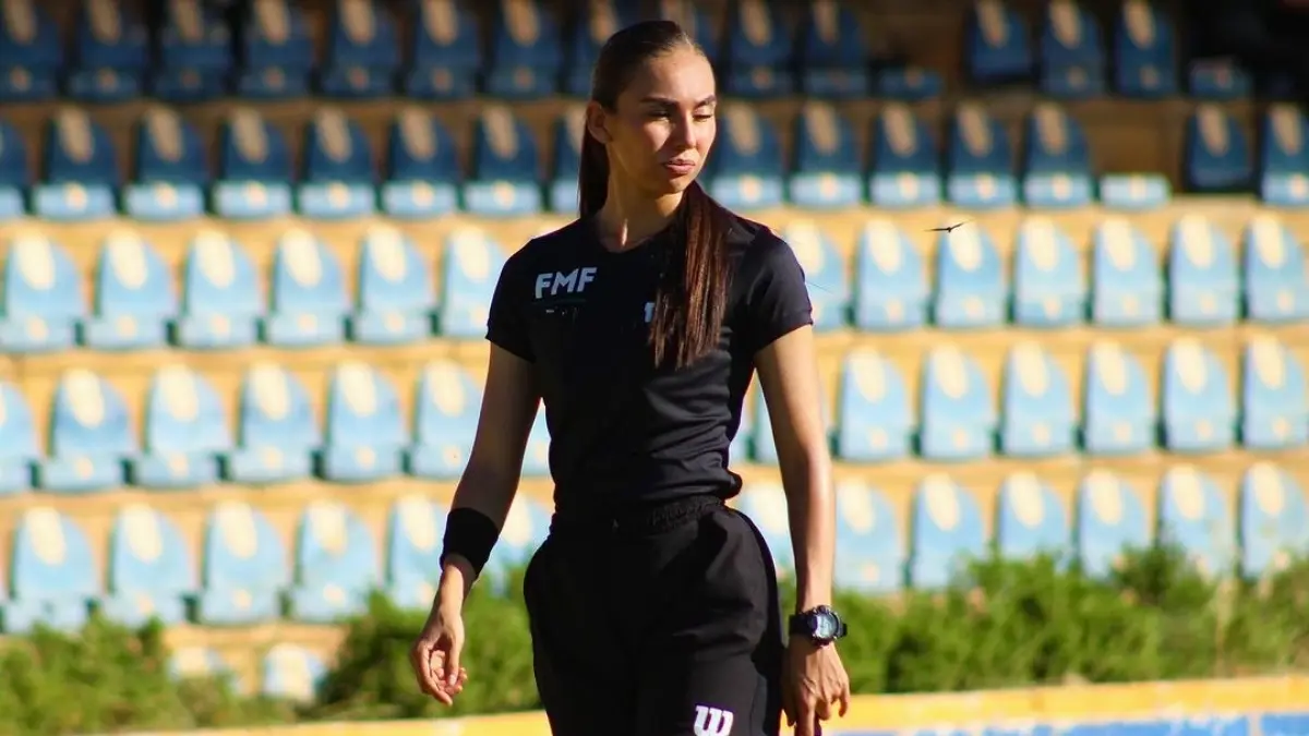 La mujer ya ha sido abanderada en juegos de tercera división así como de divisiones inferiores.