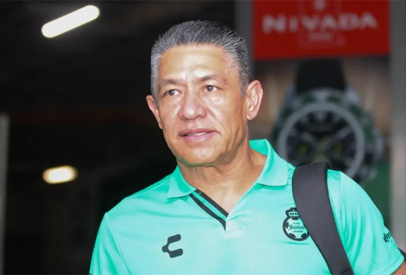 Nacho Ambriz, DT de Santos, reveló cómo fue la reacción dentro del equipo ante los problemas de Harold Preciado Nacho Ambriz, DT de Santos, reveló cómo fue la reacción dentro del equipo ante los problemas de Harold Preciado