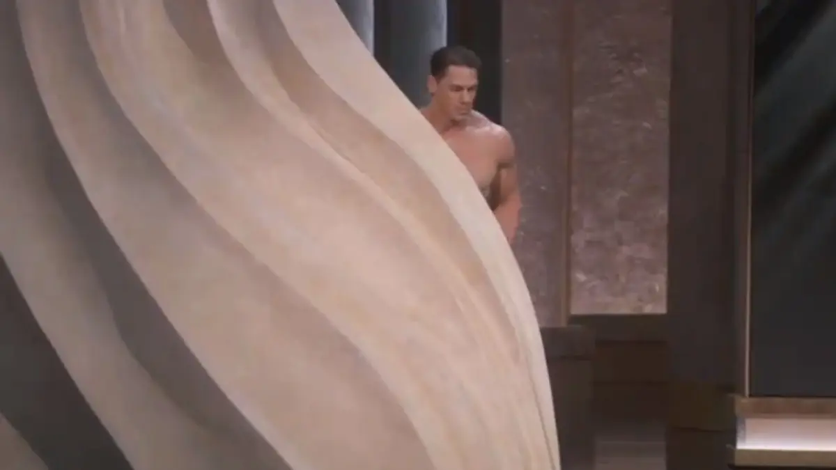 Los Oscar 2024 ya vivieron su primer momento inusual de la noche, esto despu&eacute;s de que John Cena saliera al escenario sin ropa alguna.