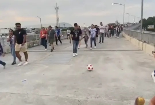 En el video se puede apreciar completamente al balón volar. En el video se puede apreciar completamente al balón volar.