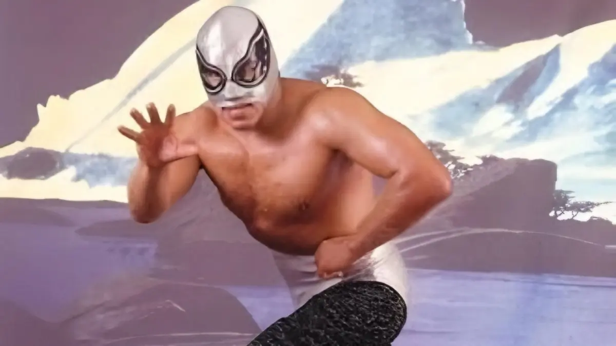 Un caso similar al de Silver King fue el de Ángel Azteca, quien en 2007 sufrió un paro cardíaco sólo horas después de luchar donde ya comenzaba a sentirse mal.