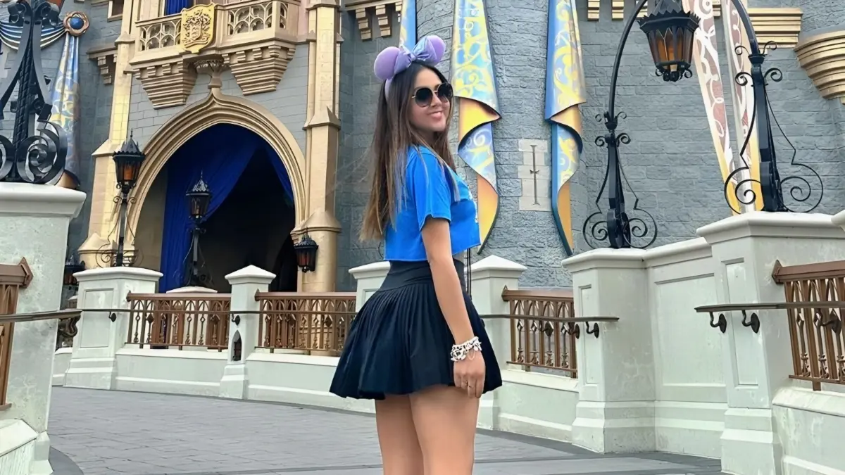 Su contenido es variado aunque principalmente prueba distintos videojuegos en sus transmisiones en vivo.