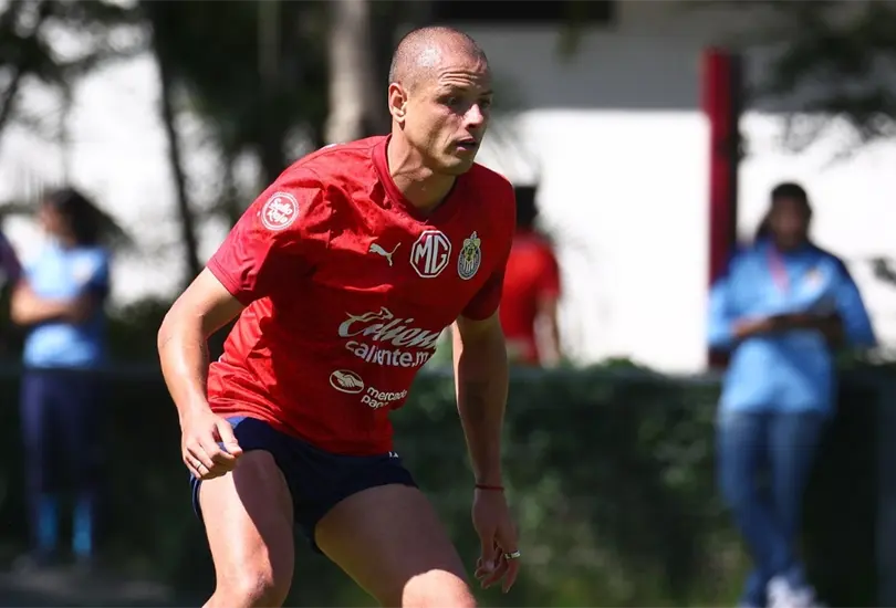 Un periodista de Fox Sports asegur&oacute; que Chicharito Hern&aacute;ndez qued&oacute; molesto con Fernando Gago, DT de Chivas