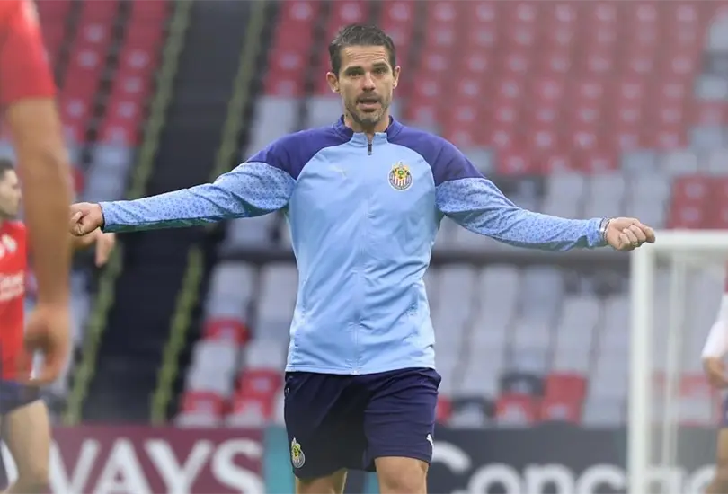 Fernando Gago asegur&oacute; que el &aacute;rbitro le rob&oacute; a Chivas vs Am&eacute;rica