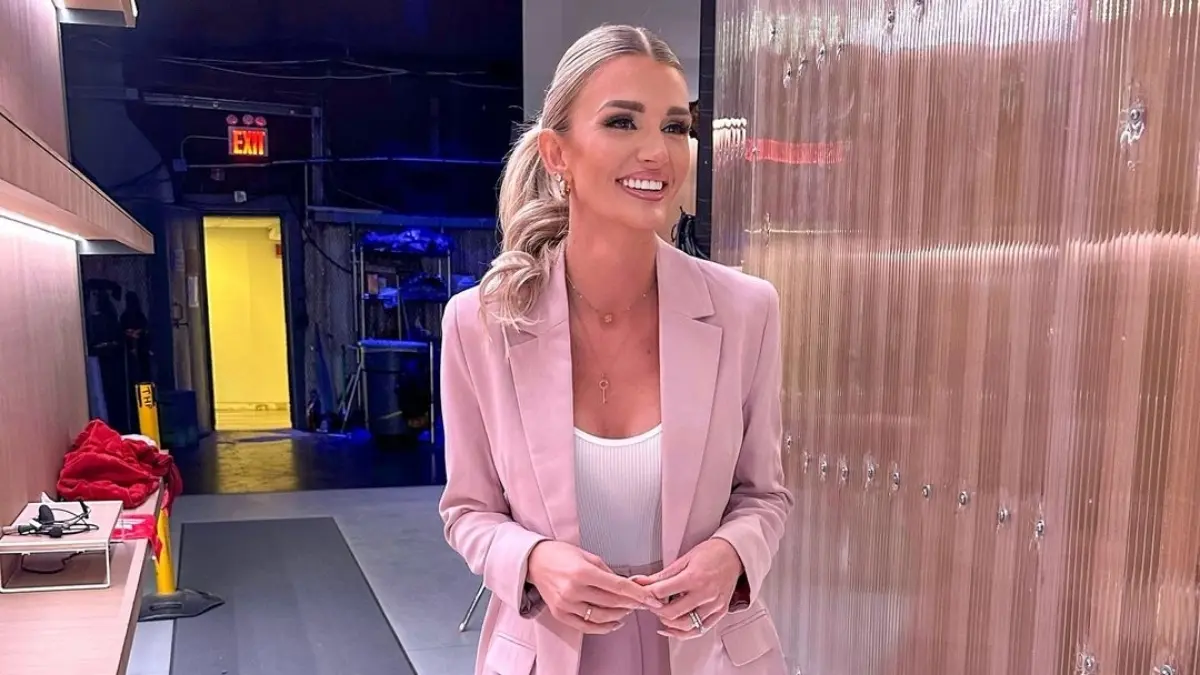 Comenzó como locutora y su análisis comenzó a ser del agrado del público estadounidense, por lo que no tardaron en darle más oportunidades.