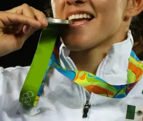 Medallista olímpica mexicana probará suerte en la política este 2024