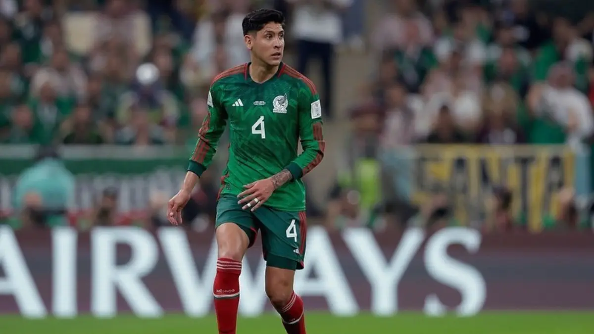 Uno de los futbolistas en manifestarse sobre el tema fue Edson Álvarez, quien reveló en entrevista con Caliente TV que no entendió como pasó a convertirse en un 'extraño' antes del juego vs Argentina.