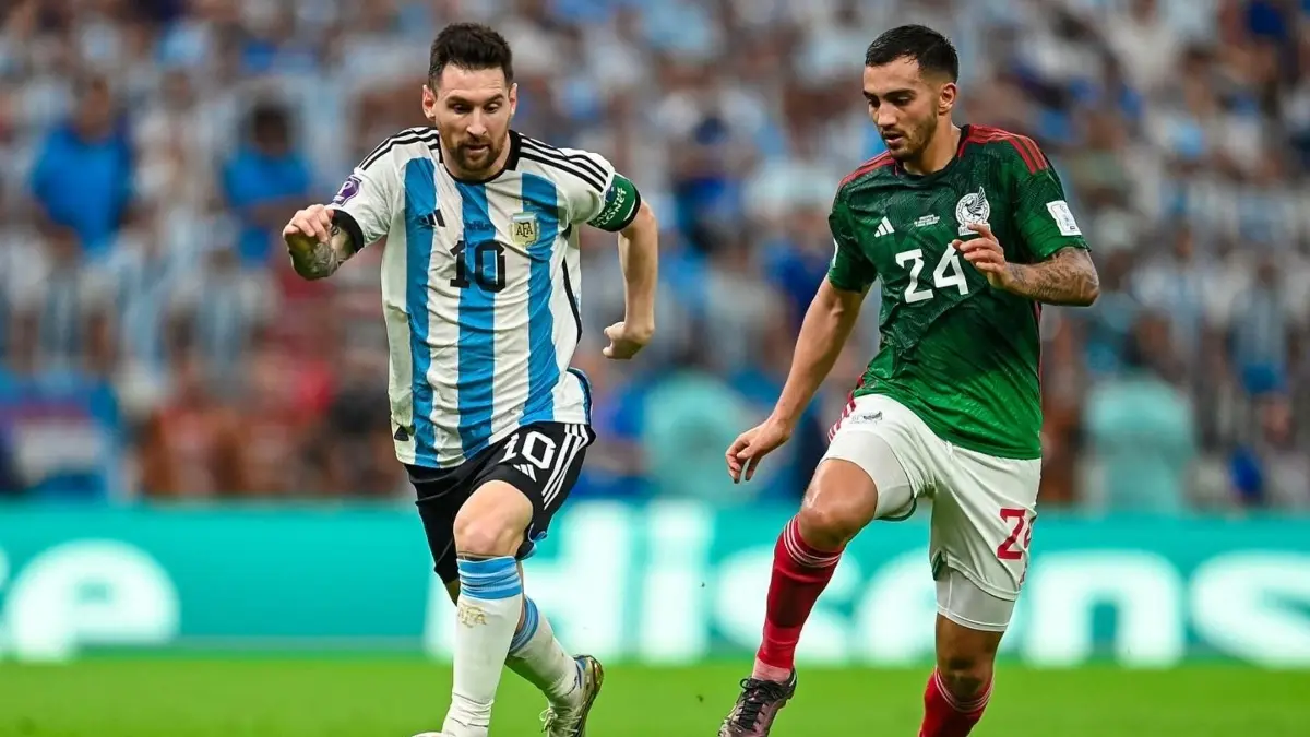 Días después de la eliminación del Mundial, Chávez salió a criticar duramente al 'Tata' Martino: 'El segundo partido (Argentina) no entendimos lo que (Martino) quiso plantear. Defendimos bien el primer tiempo, pero no hicimos goles, así no se puede ganar un partido'.