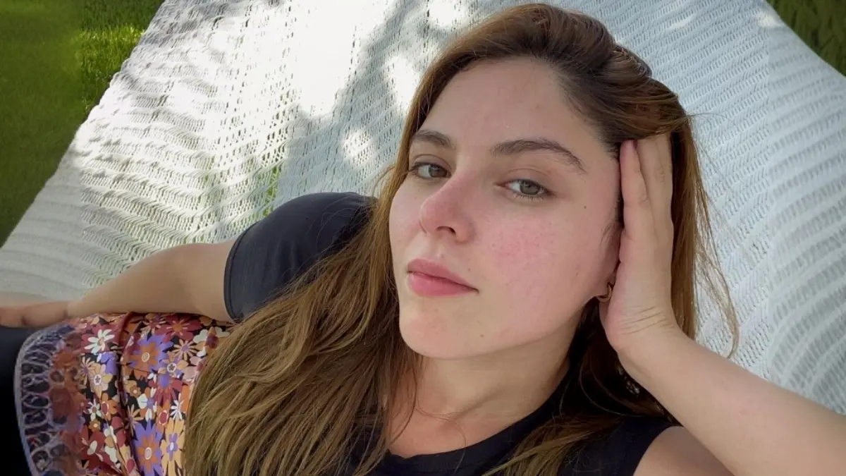 Es hija del pol&iacute;tico Jaime Mart&iacute;nez Veloz que fue senador en M&eacute;xico e incluso compiti&oacute; por la gubernatura de Baja California.